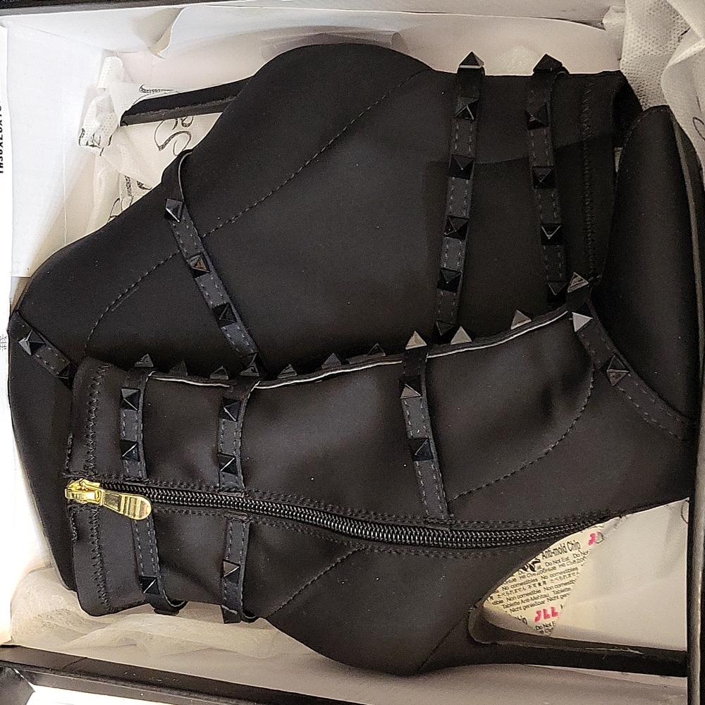 Booties size 6.5 run big used one time for a few hours